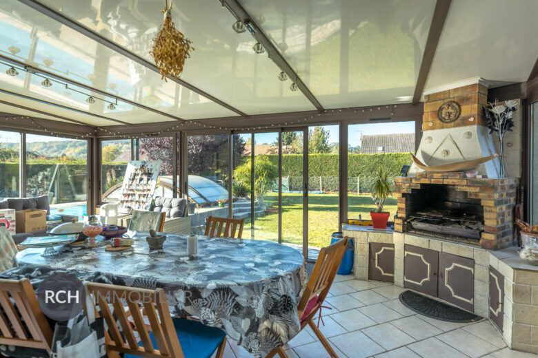 Photos du bien : Exclusivité – Charpont – Maison familiale avec piscine couverte