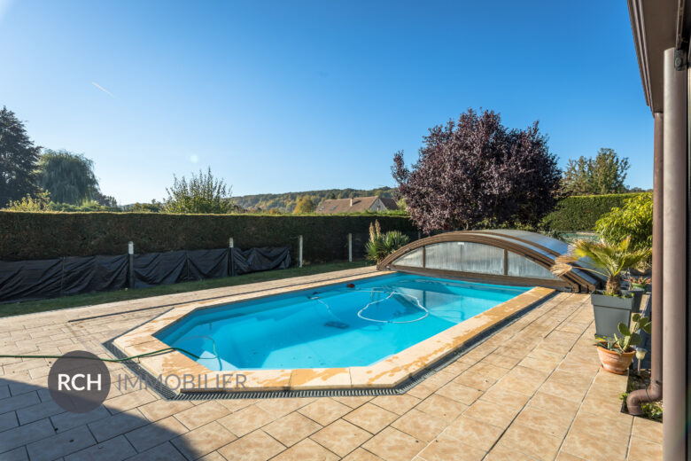 Photos du bien : Exclusivité – Charpont – Maison familiale avec piscine couverte