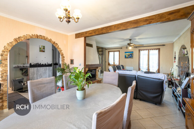 Photos du bien : Exclusivité – Charpont – Maison familiale avec piscine couverte