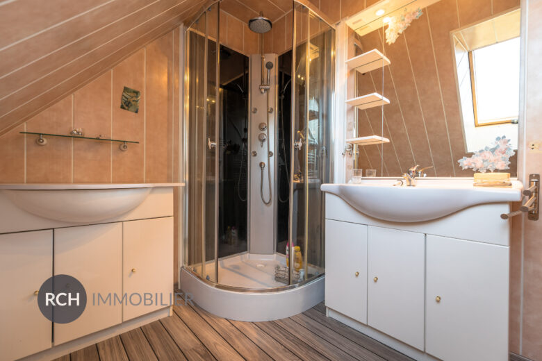 Photos du bien : Exclusivité – Charpont – Maison familiale avec piscine couverte