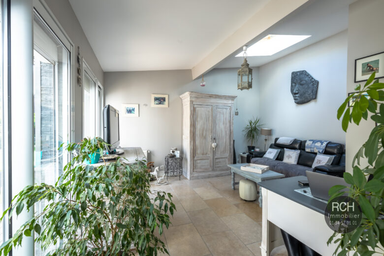 Photos du bien : Dammartin-en-Serve – Maison ancienne rénovée avec dépendance et jardin