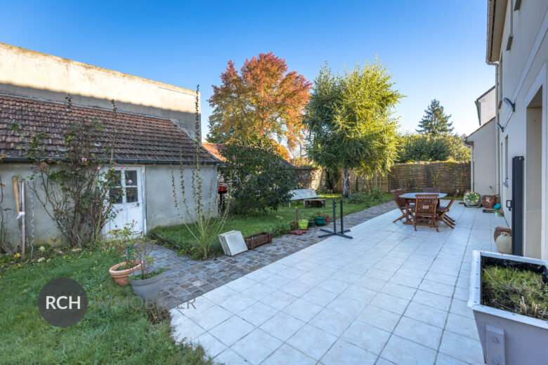 Photos du bien : Exclusivité – Garancières – Jolie maison récente en coeur de village avec toutes les commodités
