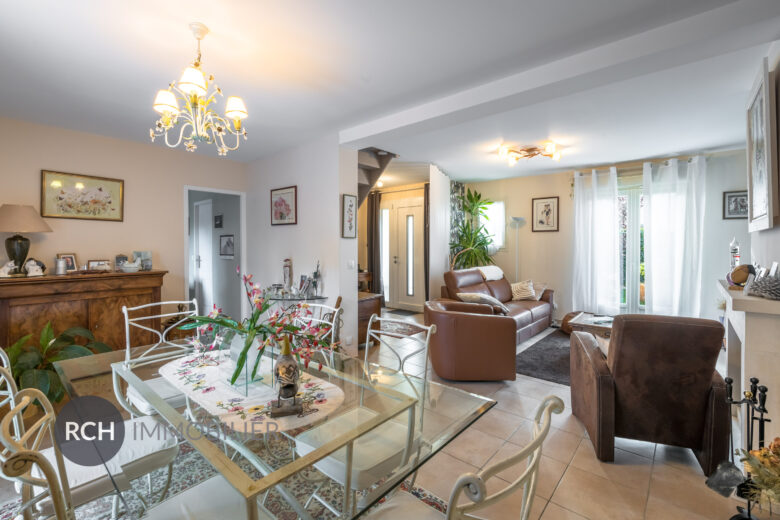 Photos du bien : Exclusivité – Garancières – Jolie maison récente en coeur de village avec toutes les commodités