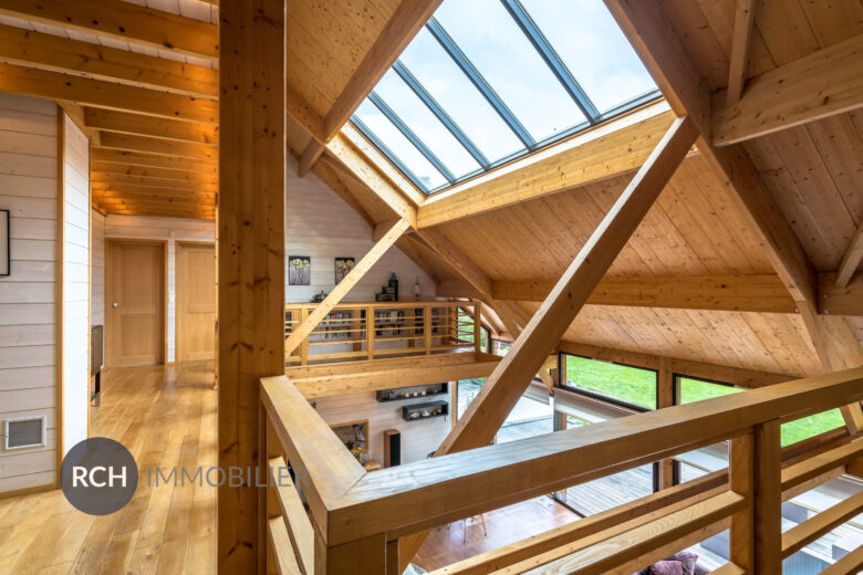 Photos du bien : Exclusivité – Goupillières – Maison d’architecte avec piscine et dépendances dans un environnement calme