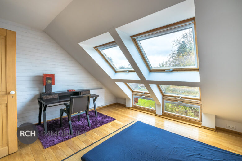 Photos du bien : Exclusivité – Goupillières – Maison d’architecte avec piscine et dépendances dans un environnement calme