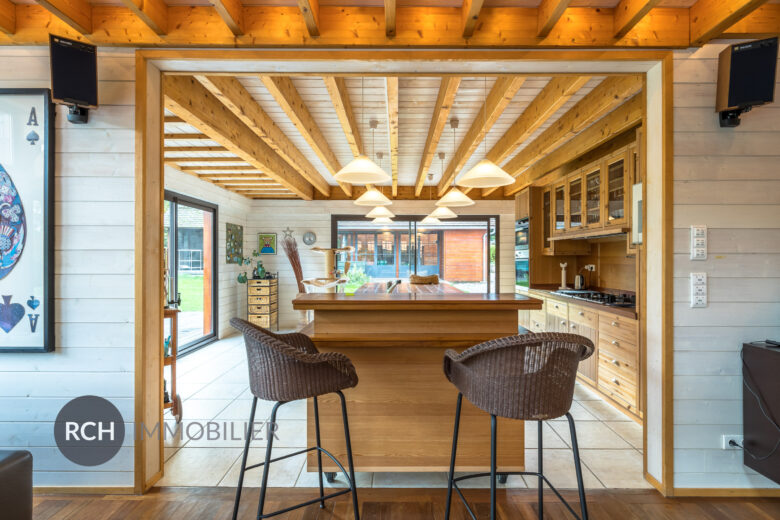 Photos du bien : Exclusivité – Goupillières – Maison d’architecte avec piscine et dépendances dans un environnement calme