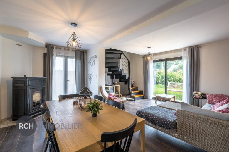 Photos du bien : Grandchamp – Maison familiale de 2018 avec dépendances