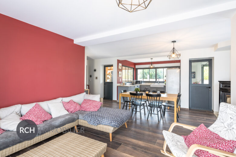 Photos du bien : Grandchamp – Maison familiale de 2018 avec dépendances