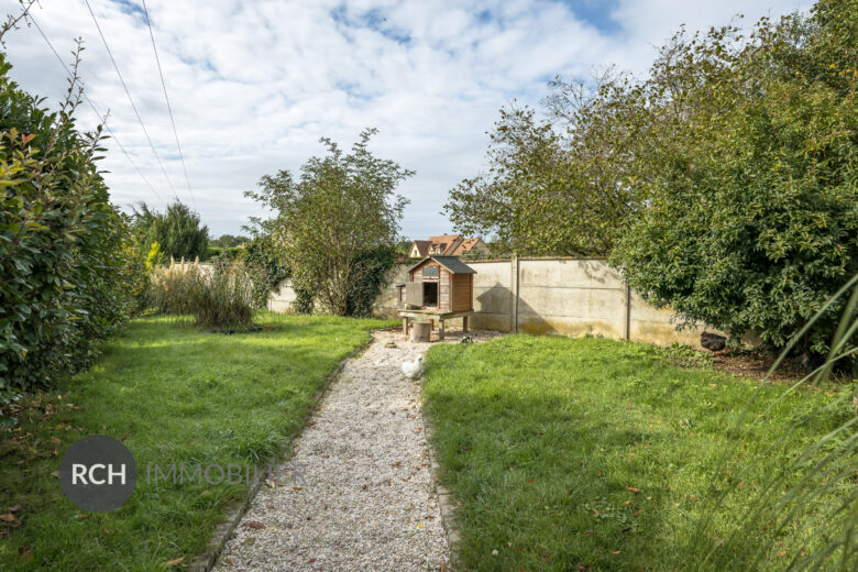 Photos du bien : Grandchamp – Maison familiale de 2018 avec dépendances