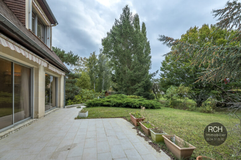 Photos du bien : Exclusivité – Montfort l’Amaury – Maison familiale dans un environnement privilégié