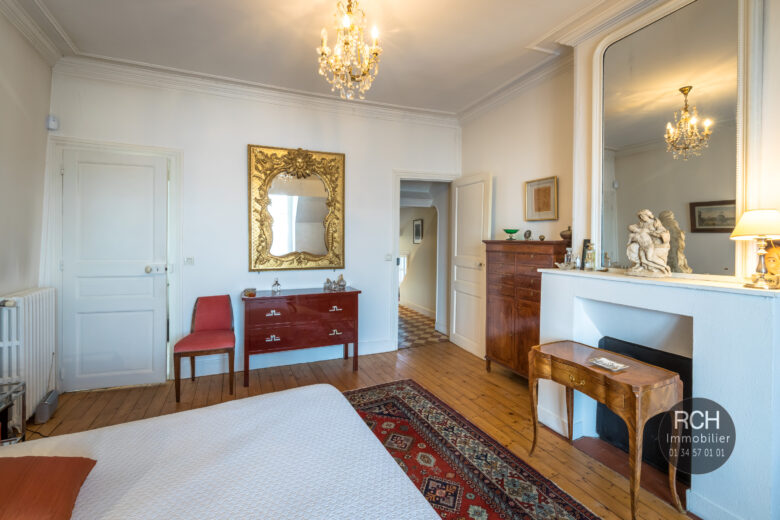 Photos du bien : Montfort l’Amaury centre – Charmante maison de ville avec jardin