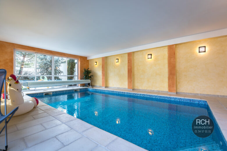 Photos du bien : Rouvres – Magnifique propriété ancienne avec dépendances et piscine intérieure