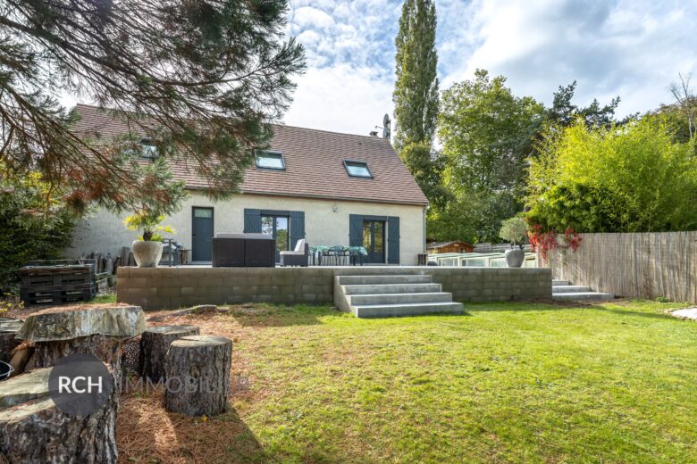 Photos du bien : Saint-Léger-en-Yvelines – Maison familiale rénovée avec piscine