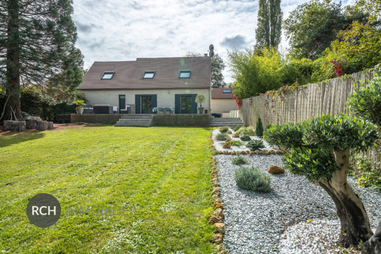 Photos du bien : Saint-Léger-en-Yvelines – Maison familiale rénovée avec piscine