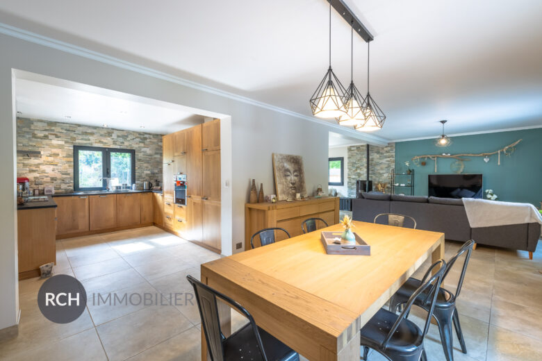 Photos du bien : Saint-Léger-en-Yvelines – Maison familiale rénovée avec piscine