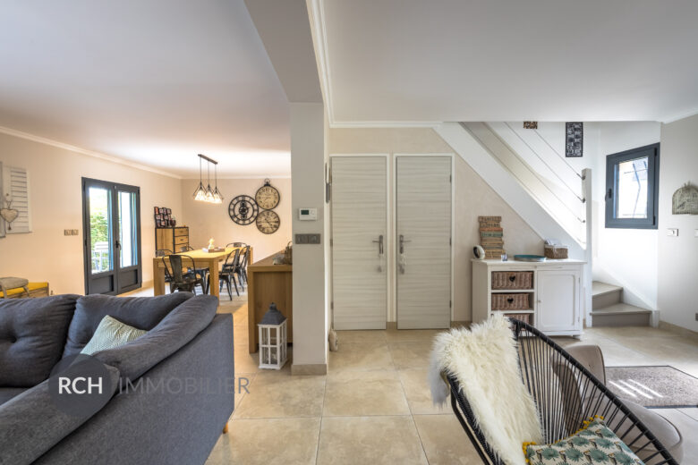 Photos du bien : Saint-Léger-en-Yvelines – Maison familiale rénovée avec piscine