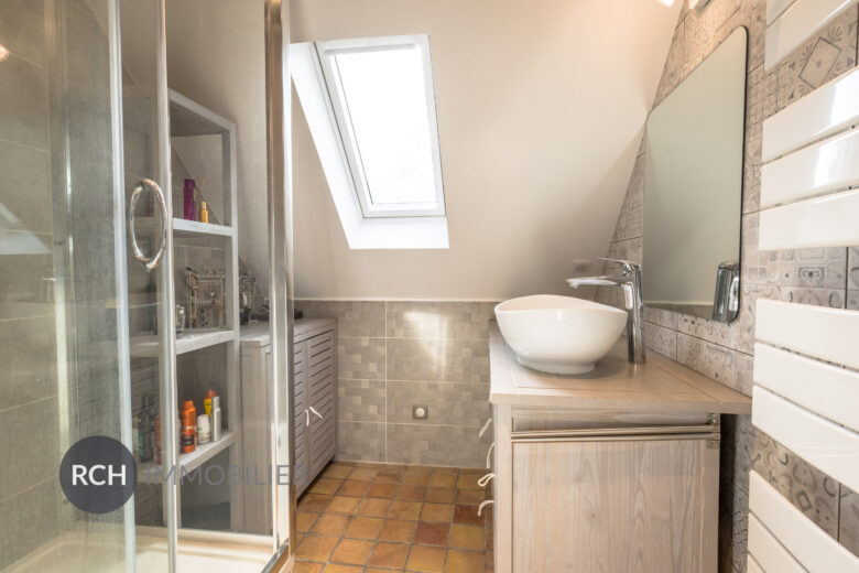 Photos du bien : Saint-Léger-en-Yvelines – Maison familiale rénovée avec piscine