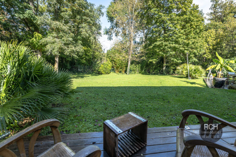 Photos du bien : Thiverval-Grignon – Maison contemporaine en bois dans un très bel environnement