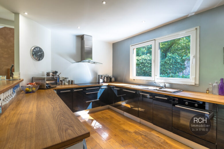 Photos du bien : Thiverval-Grignon – Maison contemporaine en bois dans un très bel environnement