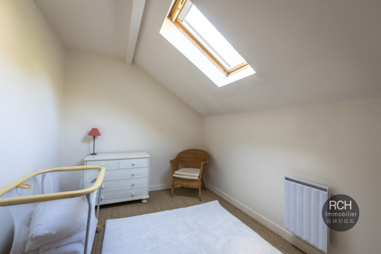 Photos du bien : Thiverval-Grignon – Maison contemporaine en bois dans un très bel environnement