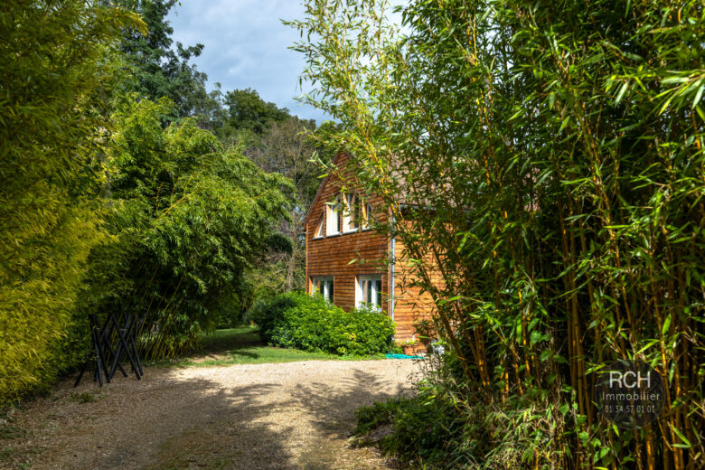 Photos du bien : Thiverval-Grignon – Maison contemporaine en bois dans un très bel environnement