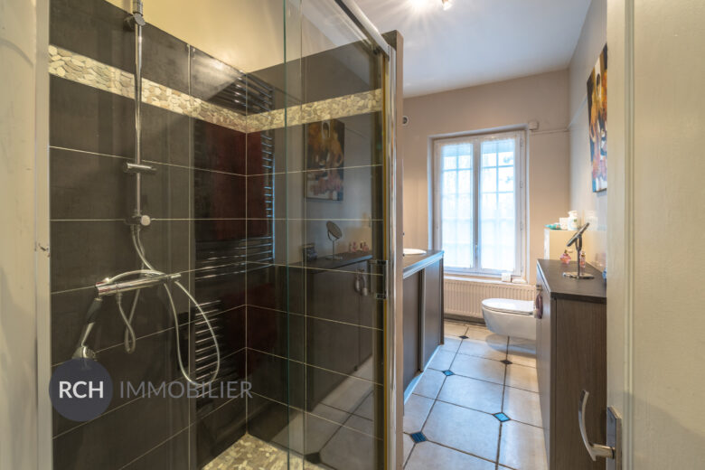 Photos du bien : Boutigny-Prouais – Grande maison ancienne entièrement rénovée avec piscine