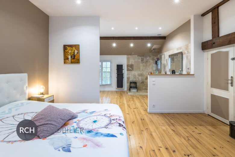 Photos du bien : Boutigny-Prouais – Grande maison ancienne entièrement rénovée avec piscine