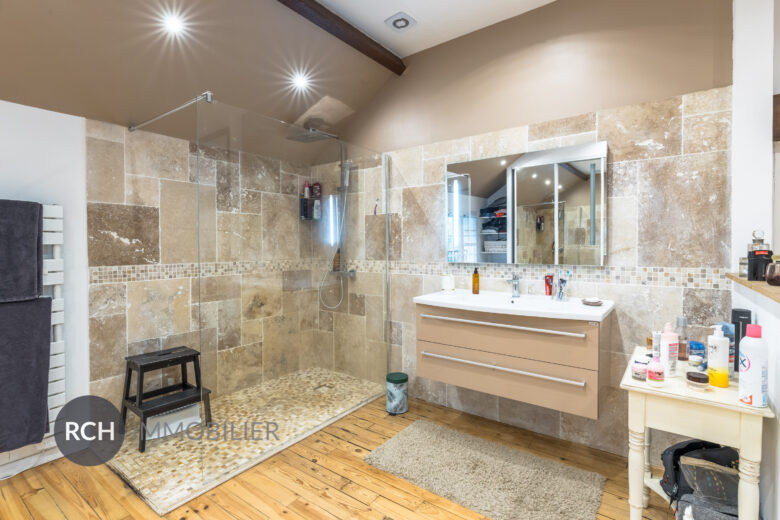 Photos du bien : Boutigny-Prouais – Grande maison ancienne entièrement rénovée avec piscine