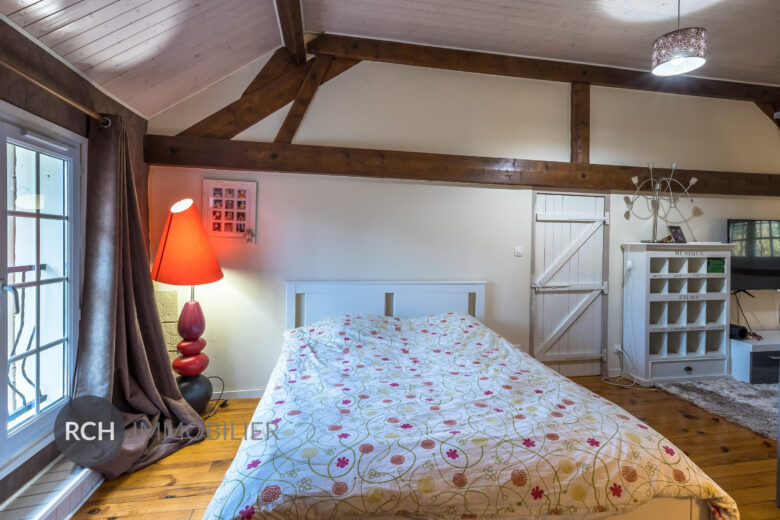 Photos du bien : Boutigny-Prouais – Grande maison ancienne entièrement rénovée avec piscine