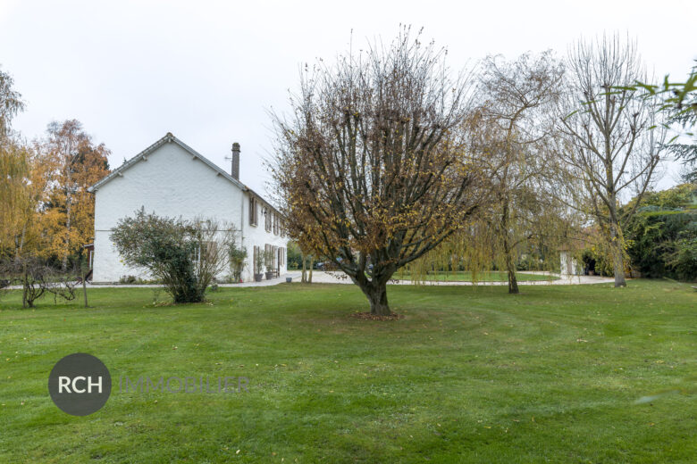Photos du bien : Boutigny-Prouais – Grande maison ancienne entièrement rénovée avec piscine