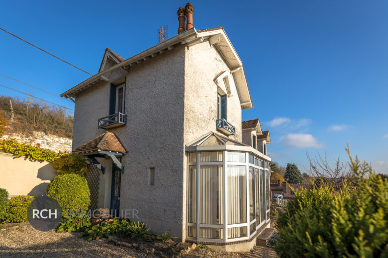 Photos du bien : Coulombs – Maison ancienne du début XXème avec vue imprenable sur la vallée