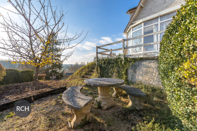 Photos du bien : Coulombs – Maison ancienne du début XXème avec vue imprenable sur la vallée