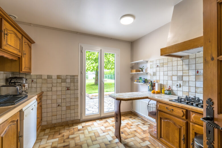 Photos du bien : Exclusivité – Garancières – Jolie maison parfaitement entretenue avec gare et commerces à pied