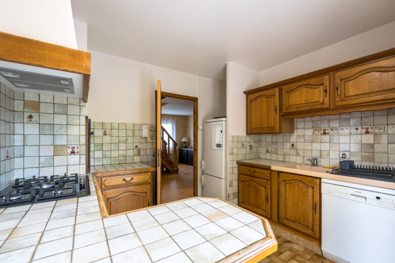 Photos du bien : Exclusivité – Garancières – Jolie maison parfaitement entretenue avec gare et commerces à pied