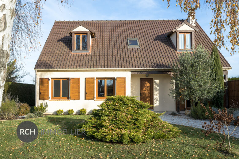 Photos du bien : Exclusivité – Garancières – Jolie maison parfaitement entretenue avec gare et commerces à pied