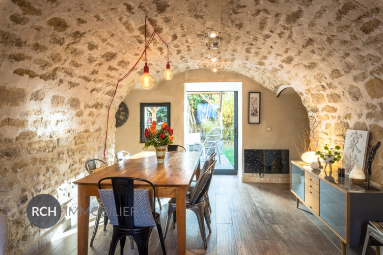 Photos du bien : Hargeville – Très belle maison ancienne rénovée avec piscine chauffée