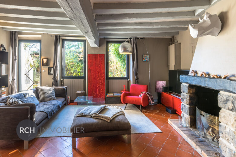Photos du bien : Hargeville – Très belle maison ancienne rénovée avec piscine chauffée