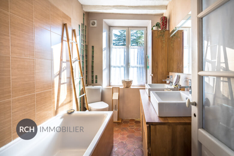 Photos du bien : Hargeville – Très belle maison ancienne rénovée avec piscine chauffée