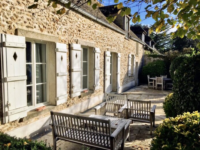 Photos du bien : Grosrouvre – Magnifique maison ancienne avec piscine