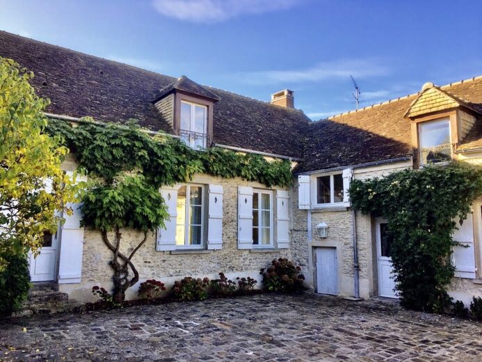 Photos du bien : Grosrouvre – Magnifique maison ancienne avec piscine