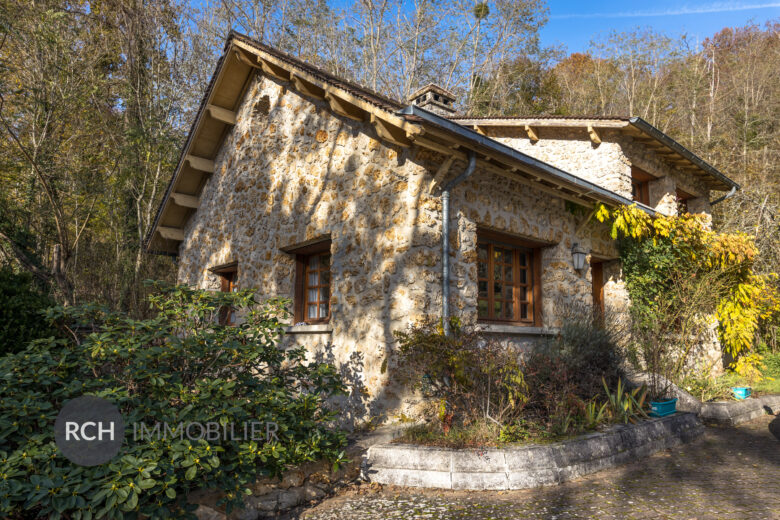 Photos du bien : Saint-Forget – Belle propriété ancienne avec maison d’amis et dépendances sur plus d’un hectare de terrain boisé