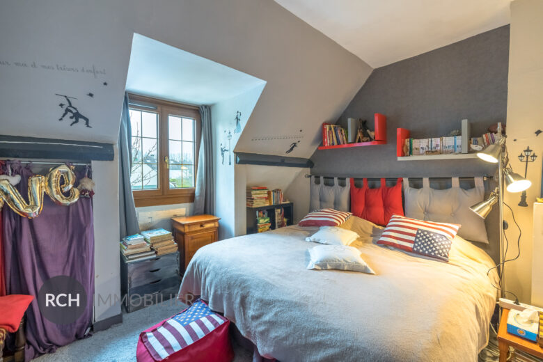 Photos du bien : Exclusivité – Gambais – Maison familiale en coeur de village avec commerces et écoles à pied