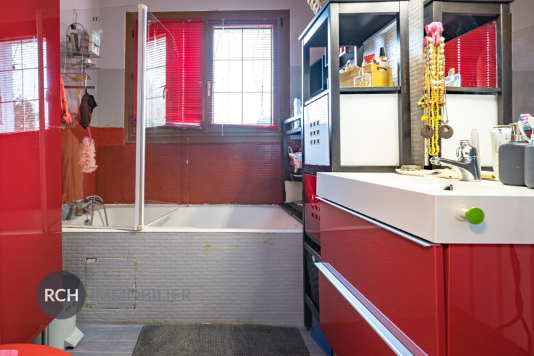 Photos du bien : Exclusivité – Gambais – Maison familiale en coeur de village avec commerces et écoles à pied