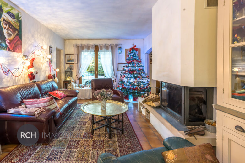 Photos du bien : Exclusivité – Gambais – Maison familiale en coeur de village avec commerces et écoles à pied