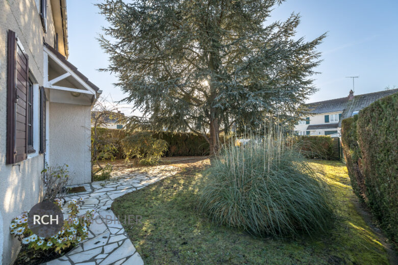 Photos du bien : Exclusivité – Houdan – Maison dans un quartier calme avec toutes commodités à pied