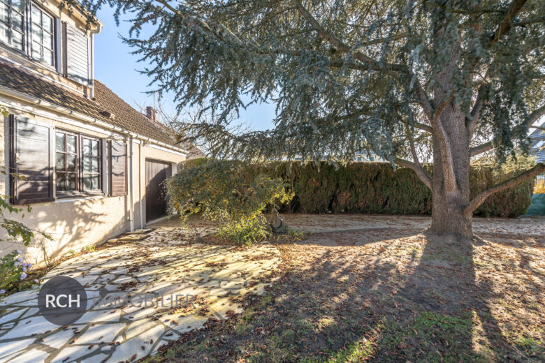 Photos du bien : Exclusivité – Houdan – Maison dans un quartier calme avec toutes commodités à pied