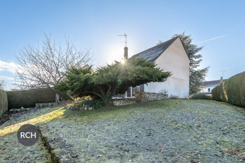 Photos du bien : Exclusivité – Houdan – Maison dans un quartier calme avec toutes commodités à pied