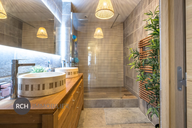 Photos du bien : Jouars-Pontchartrain Centre – Appartement de charme entièrement rénové de 4 pièces en plein coeur de ville