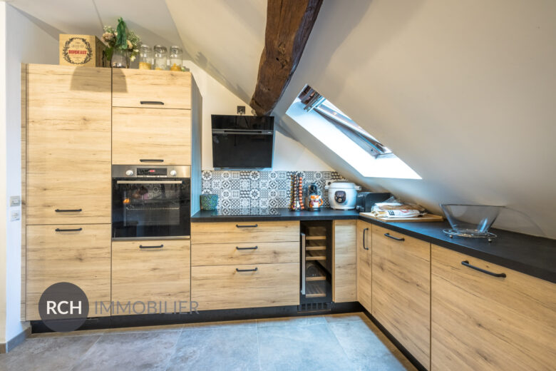 Photos du bien : Jouars-Pontchartrain Centre – Appartement de charme entièrement rénové de 4 pièces en plein coeur de ville