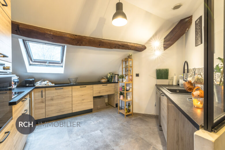 Photos du bien : Jouars-Pontchartrain Centre – Appartement de charme entièrement rénové de 4 pièces en plein coeur de ville